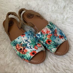 Floral Tan Sandels